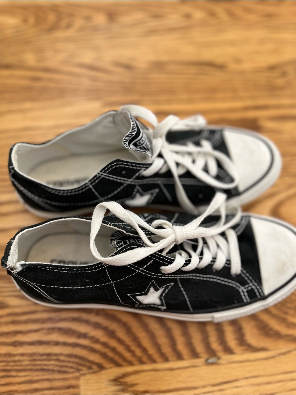 Converse Black and White Women 7.5 Low-Top Star Sneakers